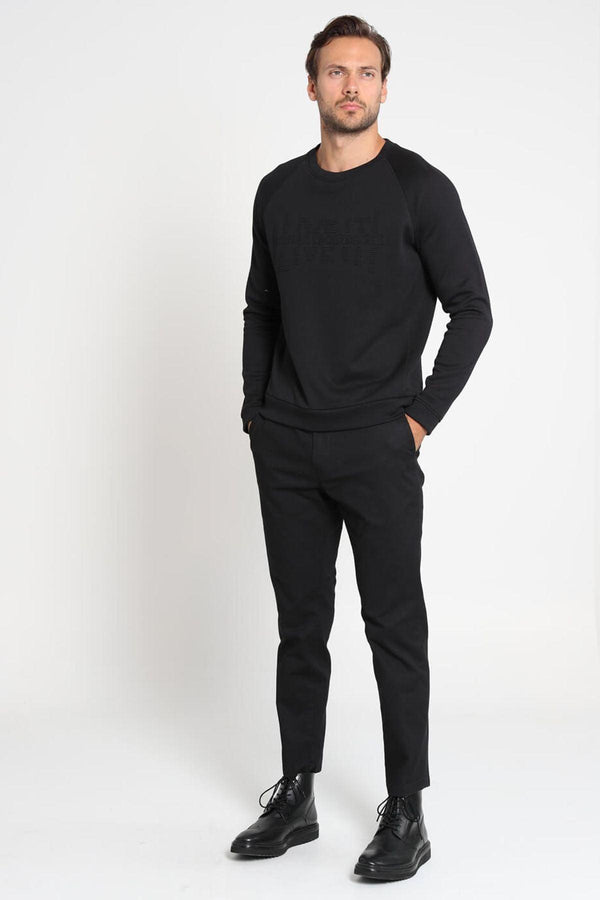 The Black Knit Comfort Sweatshirt for Men: A Stylish Blend of Warmth and Versatility - Texmart