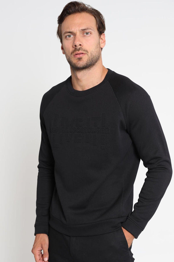 The Black Knit Comfort Sweatshirt for Men: A Stylish Blend of Warmth and Versatility - Texmart