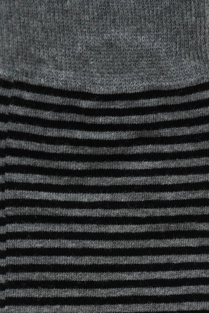Sleek Comfort: Premium Gray Men's Knit Socks by Rento - Texmart