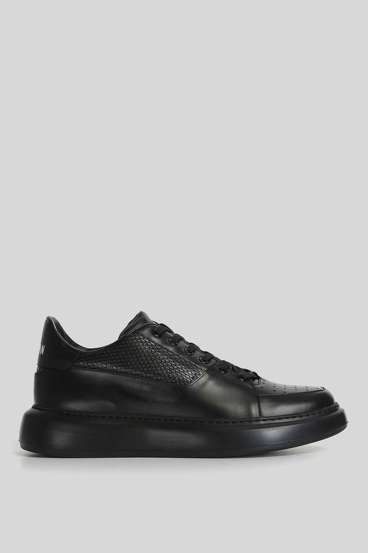 The Classic Noir Leather Sneakers: A Perfect Fusion of Style and Comfort - Texmart