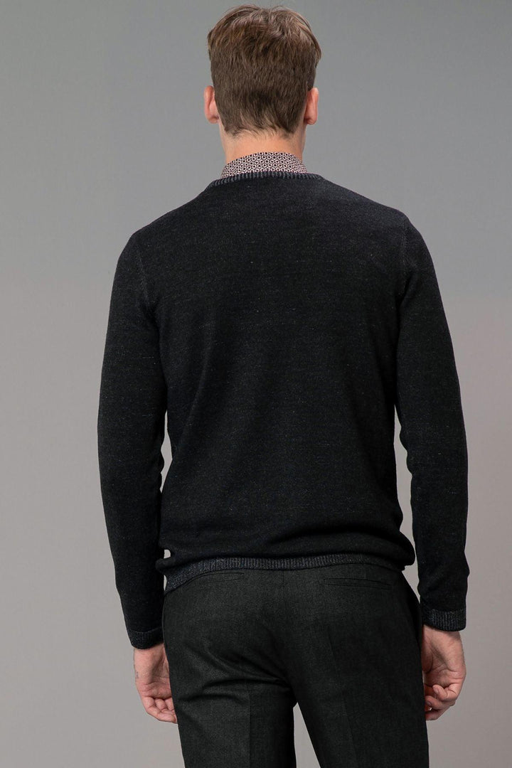 The Classic Noir Men's Sweater: A Timeless Blend of Warmth and Style - Texmart