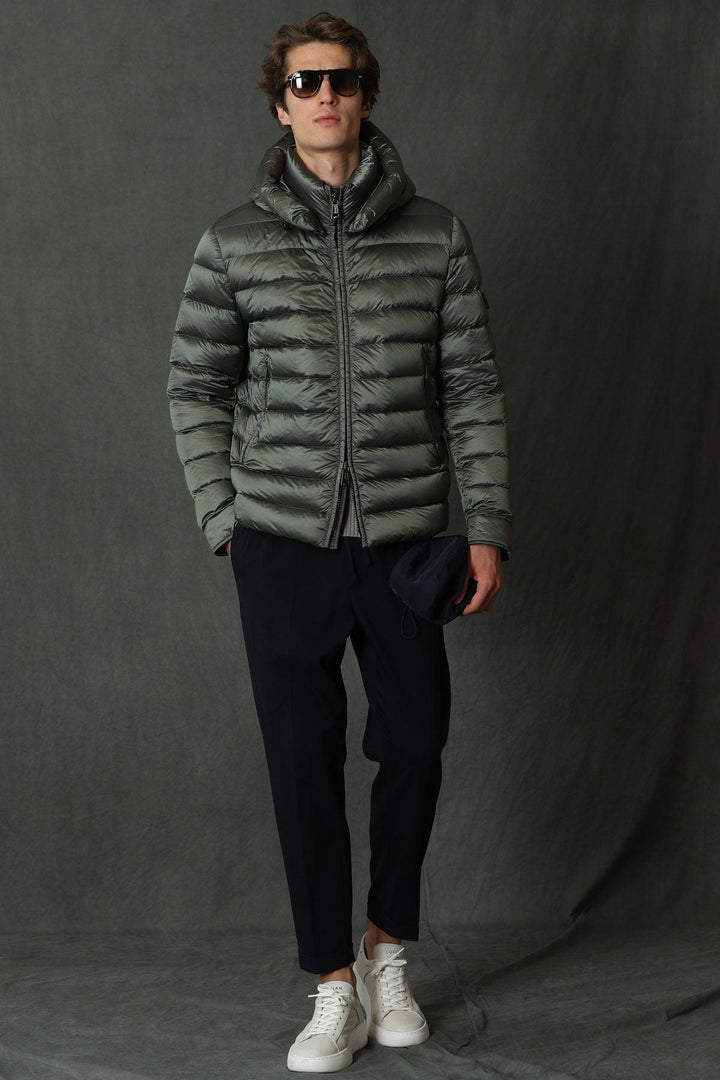 The Green Feathered Gentlemen's Parka: A Stylish Blend of Warmth and Durability - Texmart