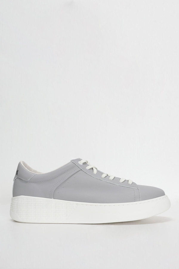 The Urbanite Gray Leather Sneaker: A Fusion of Style and Comfort - Texmart